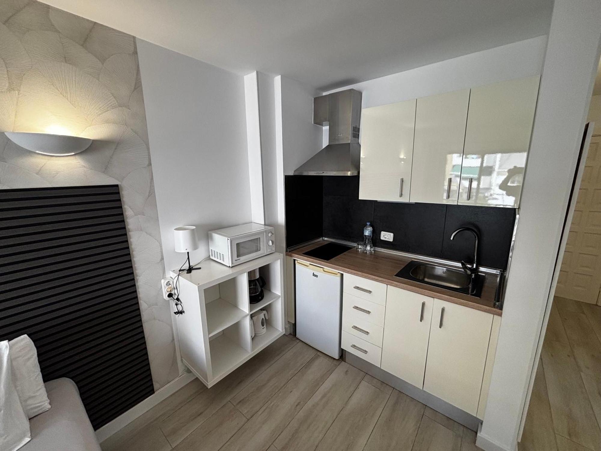 Cozy Studio In Los Cristianos Beach Free Wifi อาโรนา ภายนอก รูปภาพ